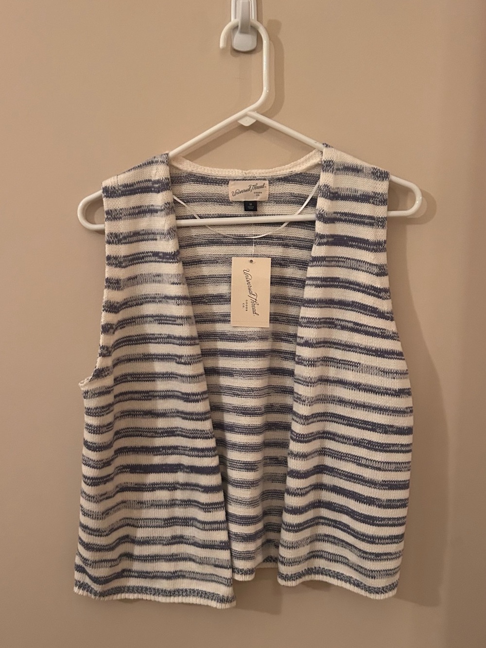 NWT Universal Thread White and Navy Striped Sleeveless Knit Vest